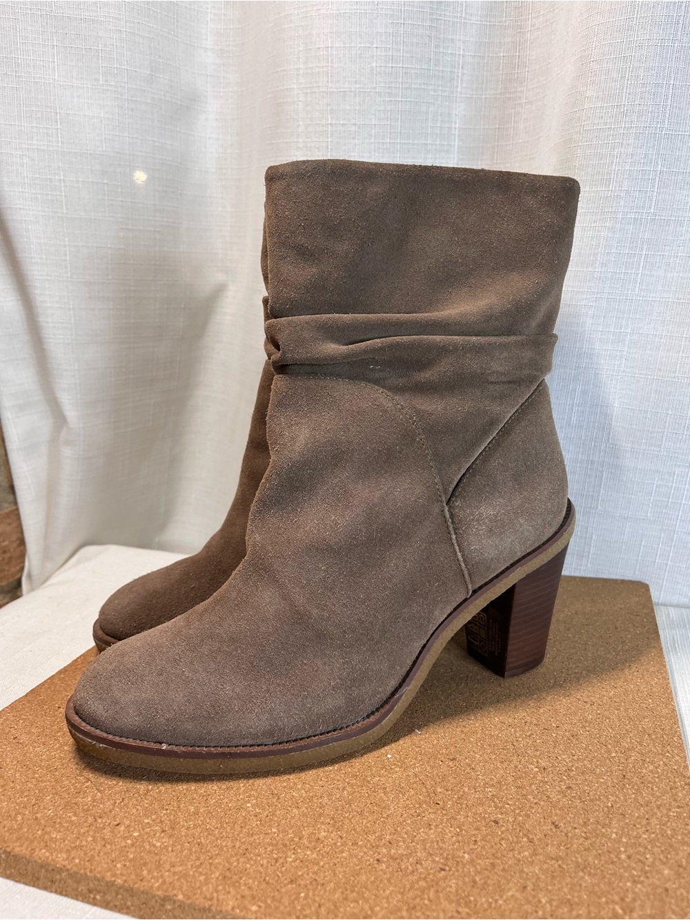Vince Camuto 7.5 Brown Taupe Suede Slouch Boho Heeled Ankle Boots